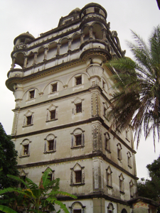 Dialou square building, China
