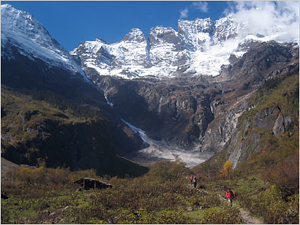 Mountains in Yunnan Trekking in Mountains in Yunnan